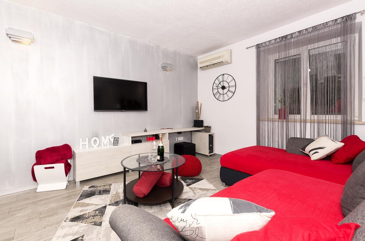 Guesthause Antonio Hotel Split Exterior photo
