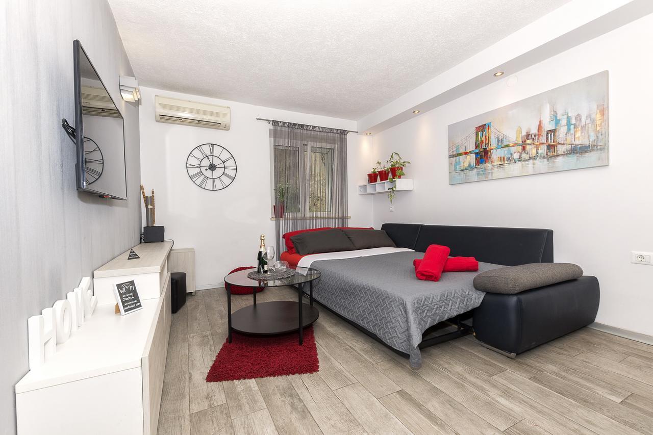 Guesthause Antonio Hotel Split Exterior photo